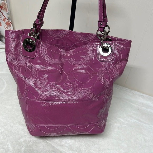 Coach Pink Tote Bag with Signature Design - Picture 5 of 15